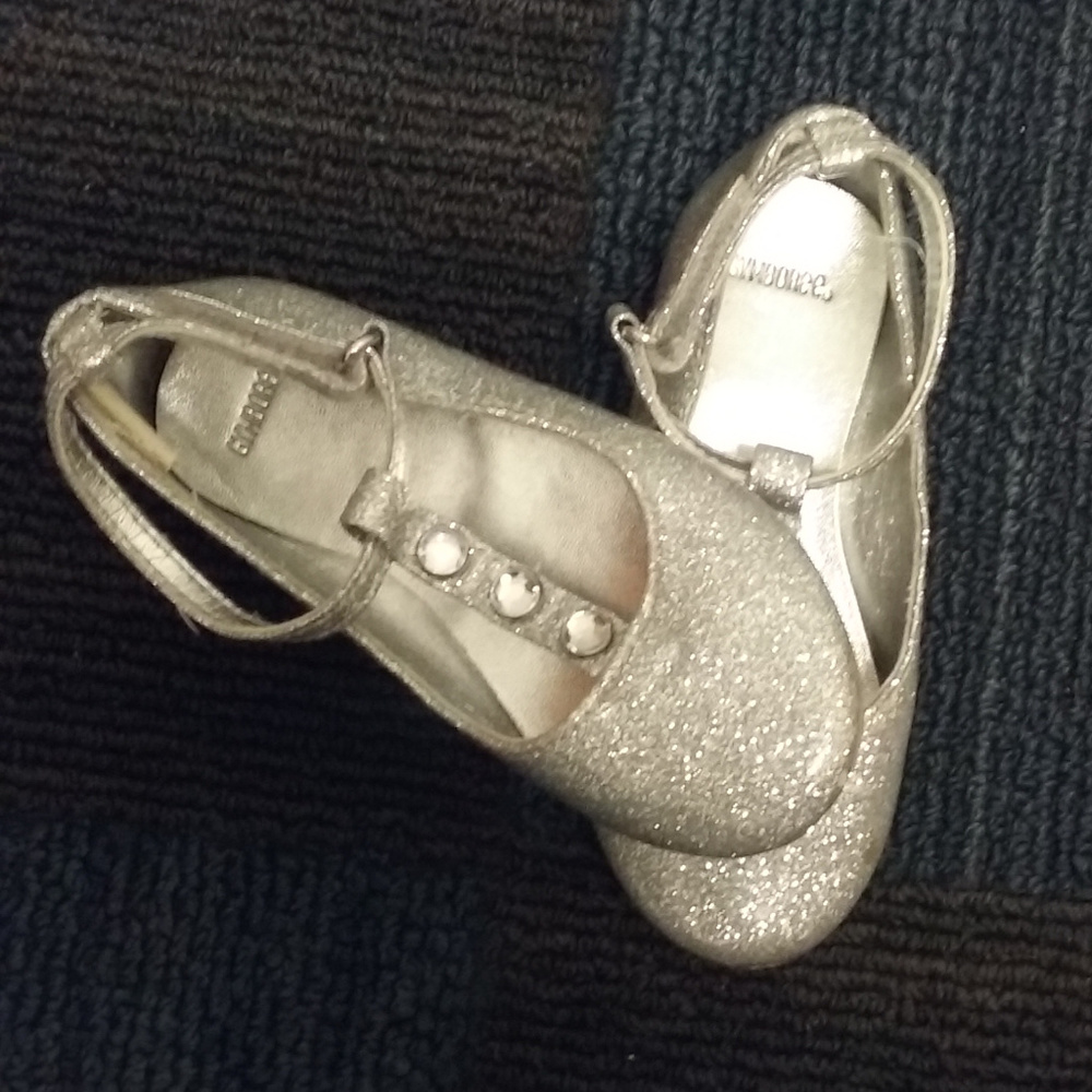 🏡 Gymboree Girls Silver Glitter Dress Shoe